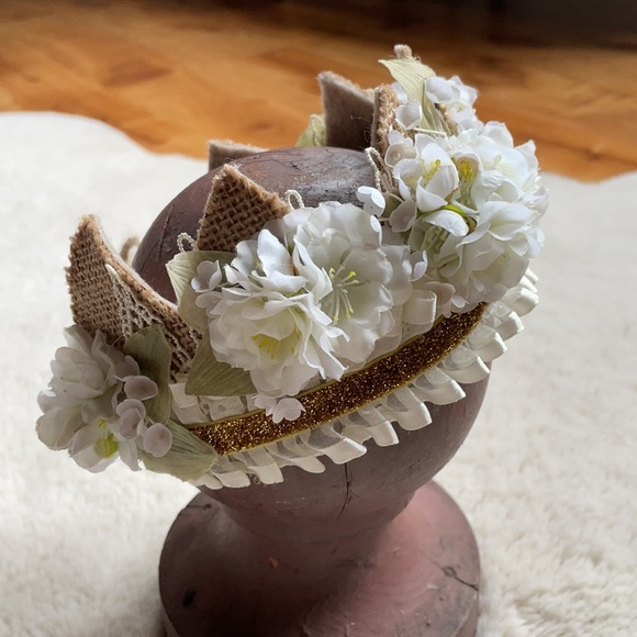Vintage Rustic Floral Burlap Lace Tie Back Crown - Picture 3 of 17
